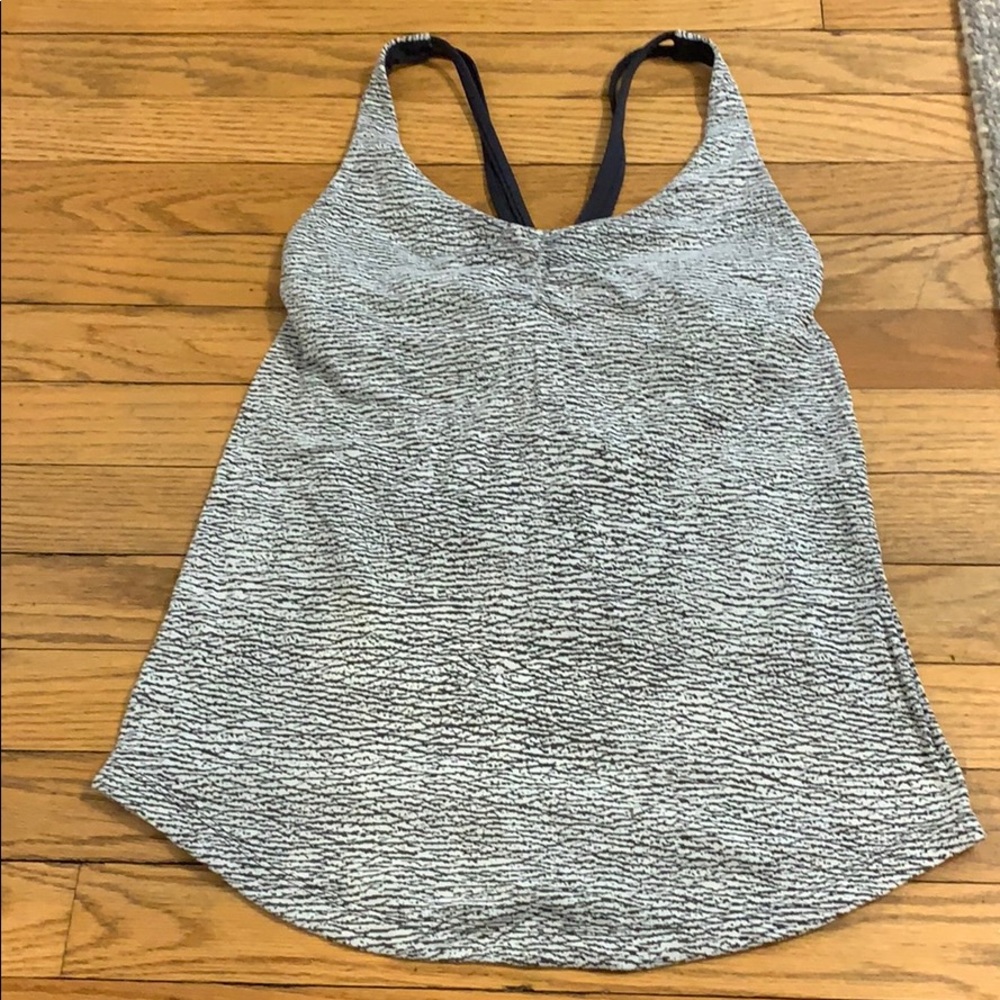EUC Lululemon tank with built in bra